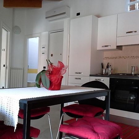 Casa Vacanze The Flea'S Home Fondi Szoba fotó